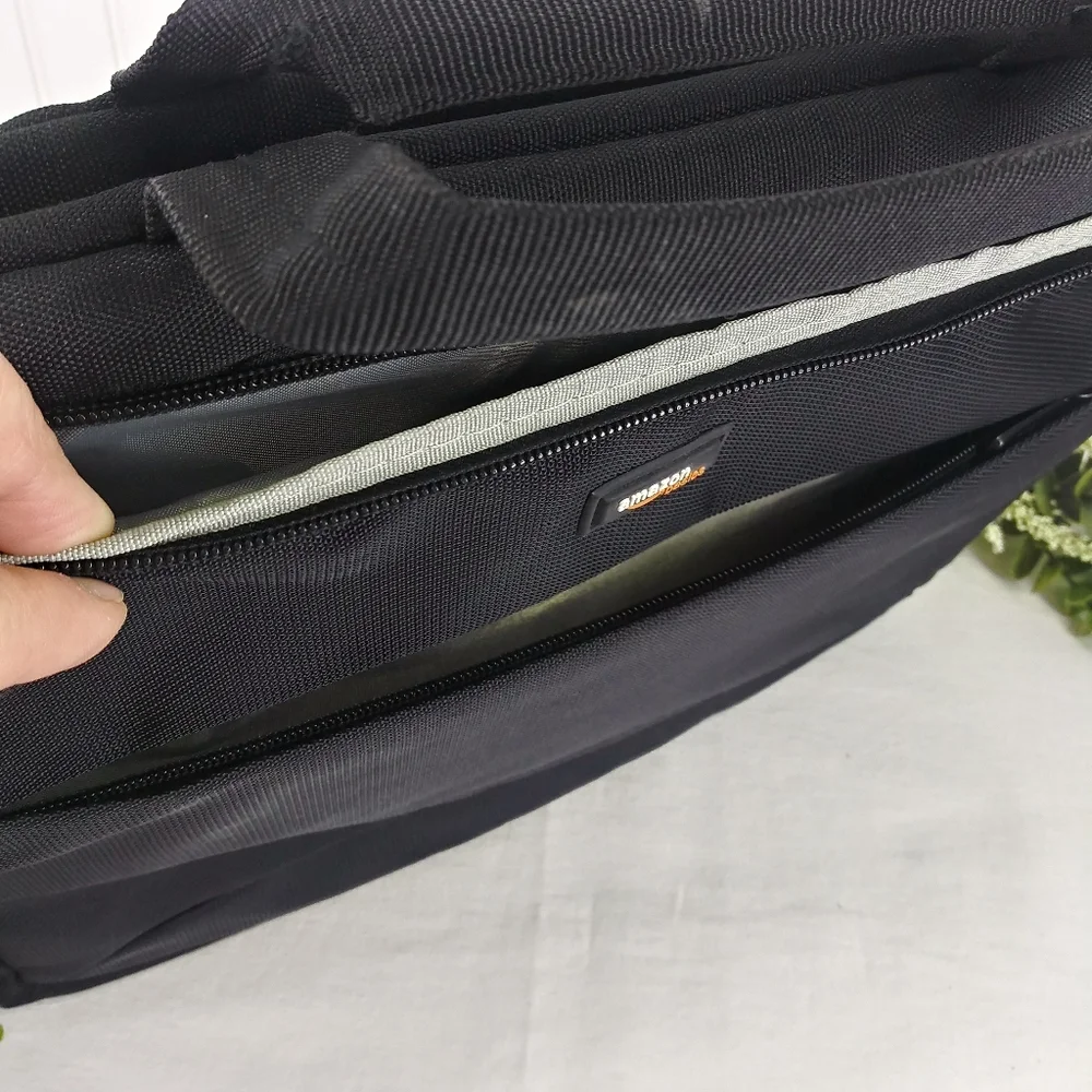 Amazon Basics Laptop Case Bag Shoulder Strap Black